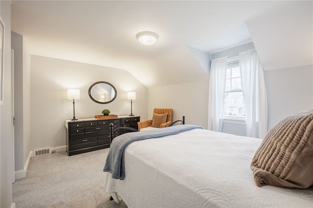 143 Commodore Pkwy, Brighton, NY 14625