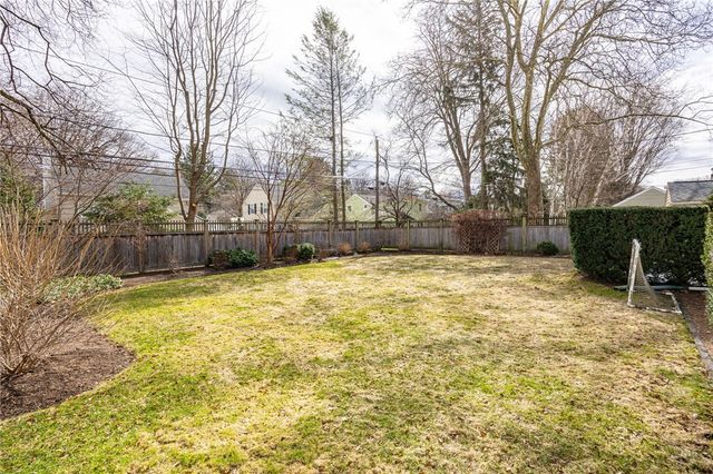 143 Commodore Pkwy, Brighton, NY 14625