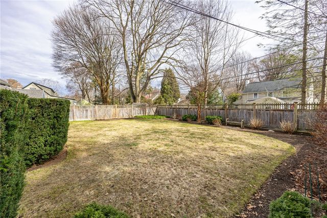 143 Commodore Pkwy, Brighton, NY 14625