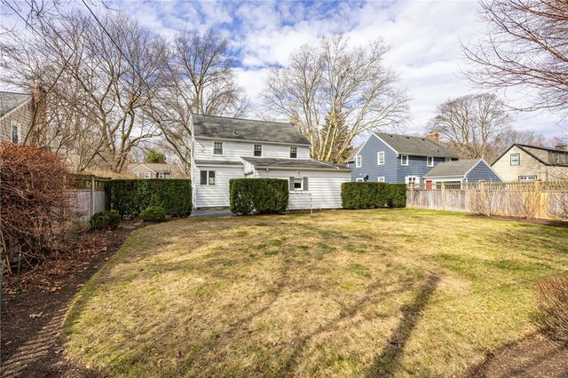 143 Commodore Pkwy, Brighton, NY 14625