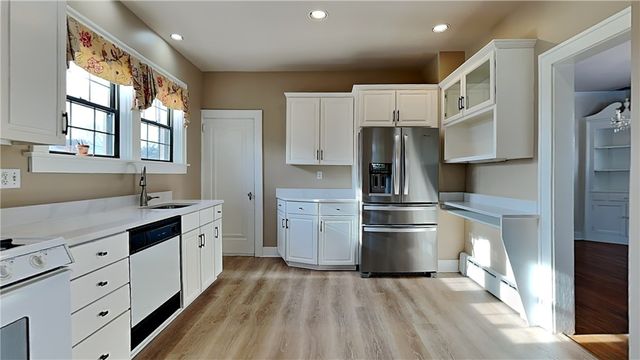 23 Oxford Rd, Ben Avon Heights, PA 15202