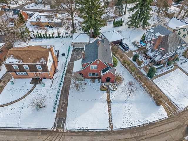 23 Oxford Rd, Ben Avon Heights, PA 15202