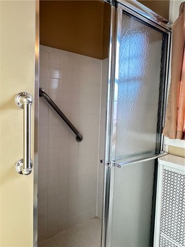 23 Oxford Rd, Ben Avon Heights, PA 15202