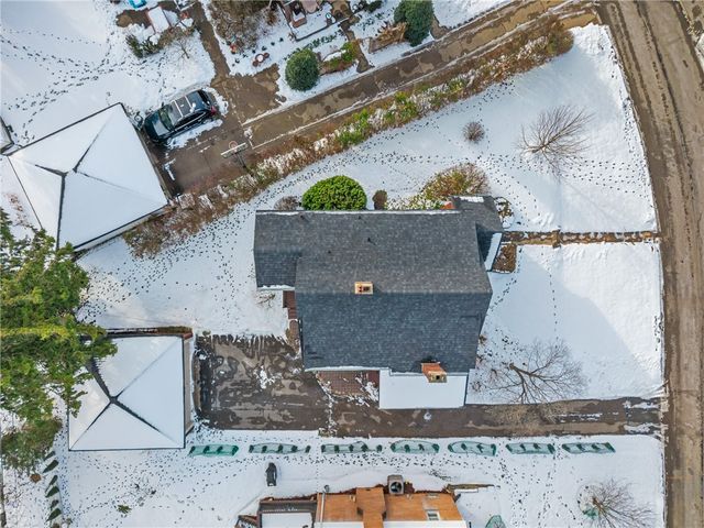 23 Oxford Rd, Ben Avon Heights, PA 15202