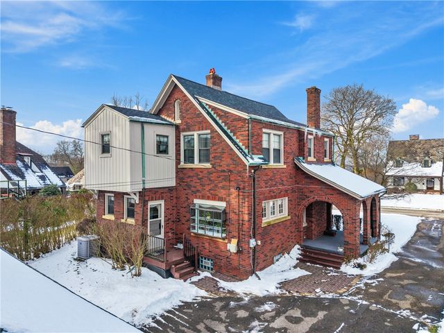 23 Oxford Rd, Ben Avon Heights, PA 15202