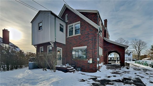 23 Oxford Rd, Ben Avon Heights, PA 15202