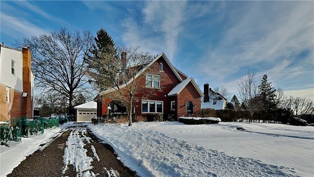 23 Oxford Rd, Ben Avon Heights, PA 15202