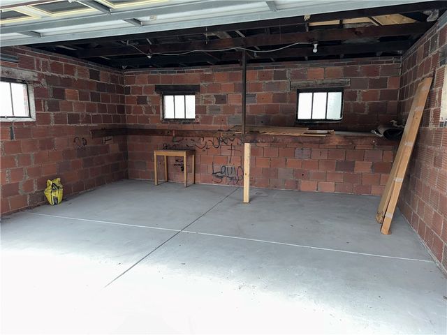 23 Oxford Rd, Ben Avon Heights, PA 15202