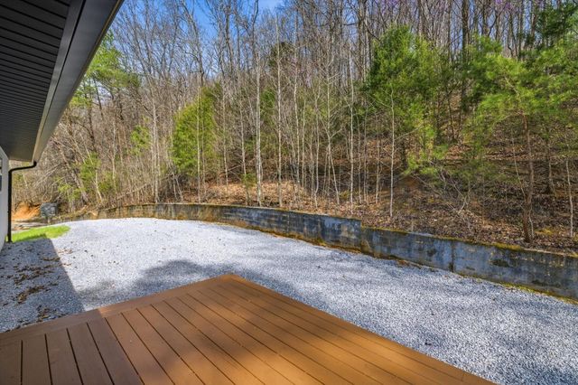 141 County Road 112, Athens, TN 37303