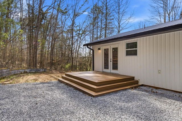 141 County Road 112, Athens, TN 37303
