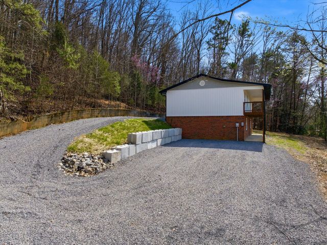 141 County Road 112, Athens, TN 37303