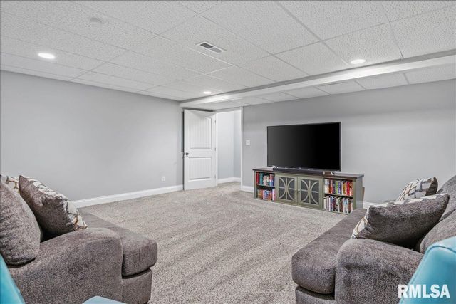 1811 PRAIRIE VISTA Drive, Chatham, IL 62629