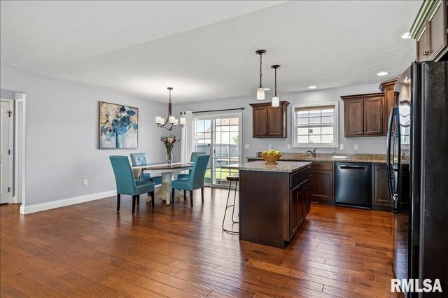 1811 PRAIRIE VISTA Drive, Chatham, IL 62629