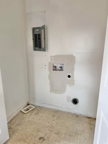 1008 E Kirby Avenue, Muncie, IN 47302