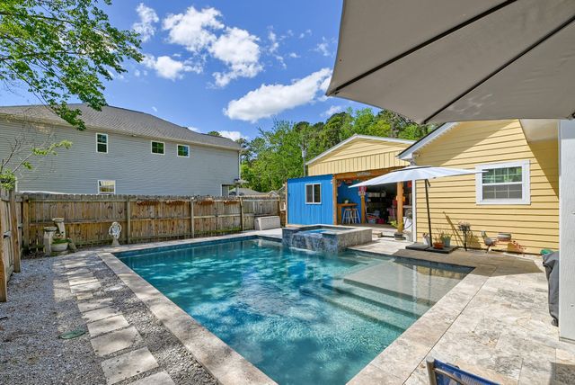 202 W Pine Street, Summerville, SC 29485