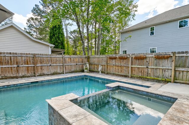 202 W Pine Street, Summerville, SC 29485