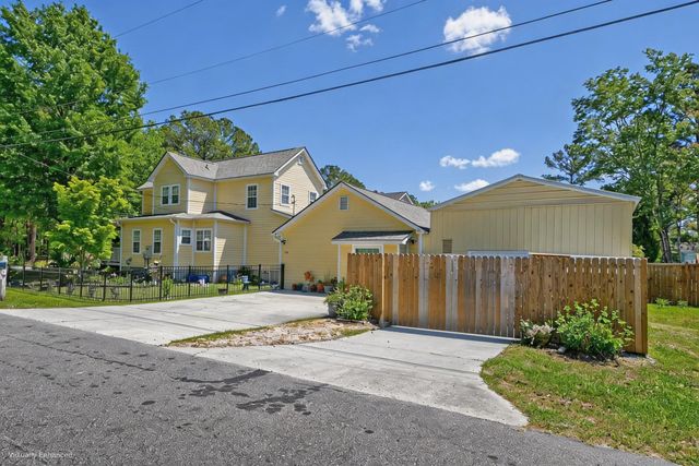 202 W Pine Street, Summerville, SC 29485