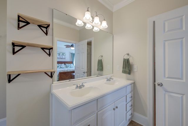 202 W Pine Street, Summerville, SC 29485