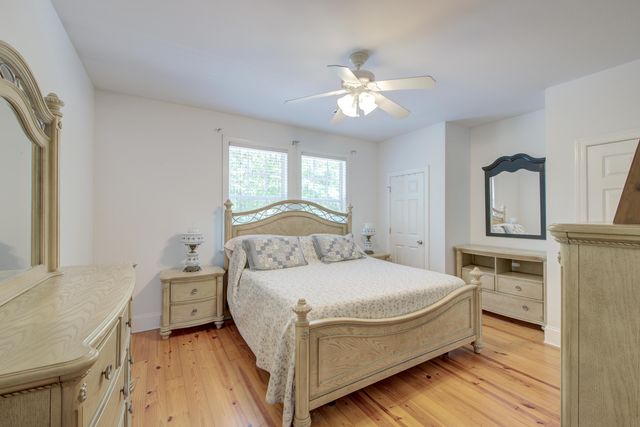 202 W Pine Street, Summerville, SC 29485