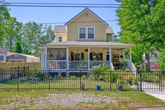 202 W Pine Street, Summerville, SC 29485