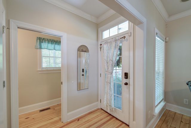 202 W Pine Street, Summerville, SC 29485