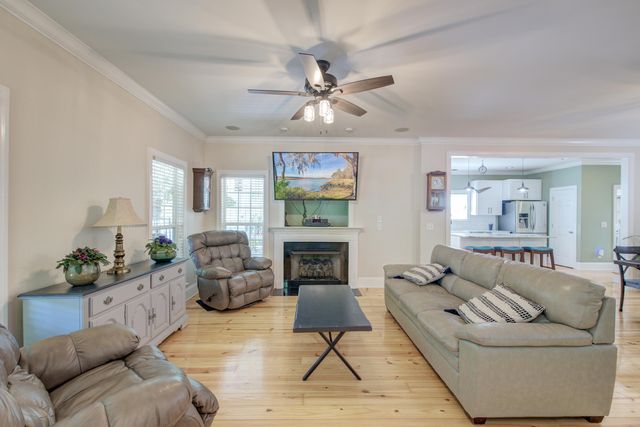 202 W Pine Street, Summerville, SC 29485