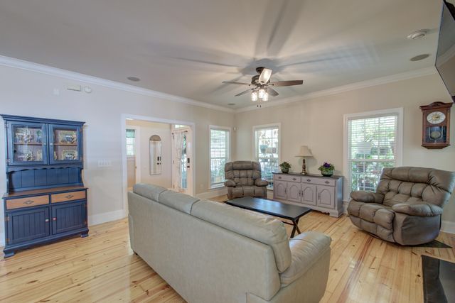 202 W Pine Street, Summerville, SC 29485