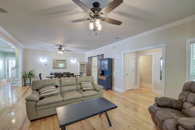 202 W Pine Street, Summerville, SC 29485