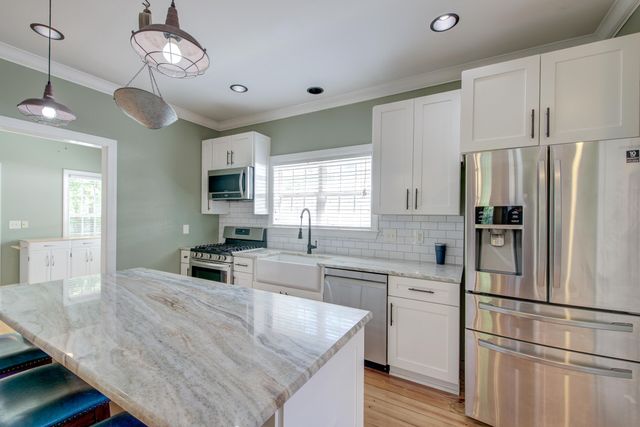 202 W Pine Street, Summerville, SC 29485