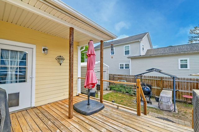 202 W Pine Street, Summerville, SC 29485