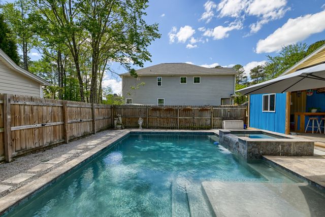 202 W Pine Street, Summerville, SC 29485