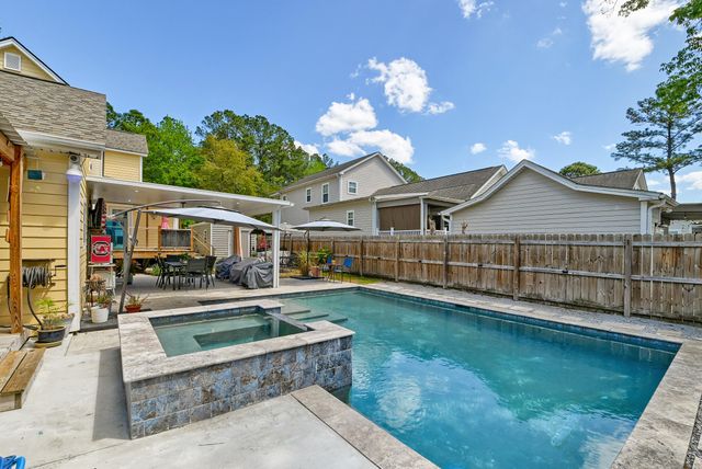 202 W Pine Street, Summerville, SC 29485