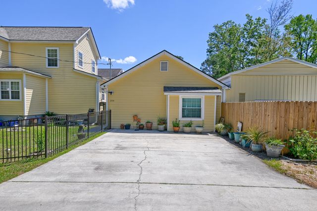 202 W Pine Street, Summerville, SC 29485