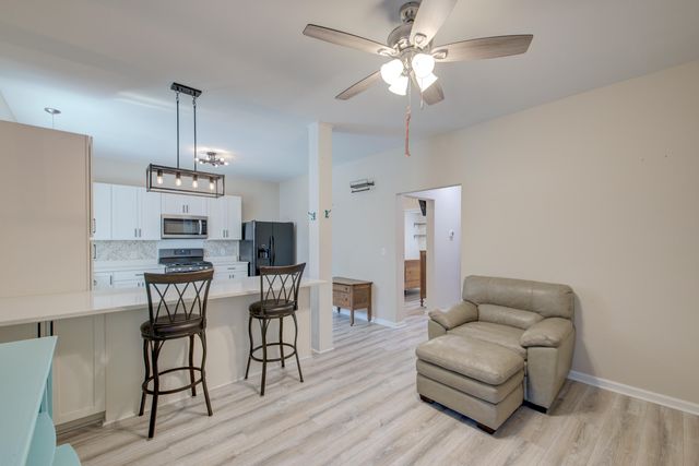 202 W Pine Street, Summerville, SC 29485