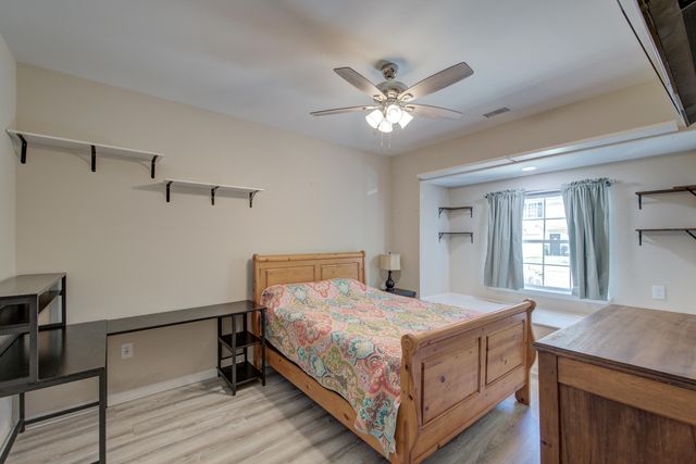 202 W Pine Street, Summerville, SC 29485
