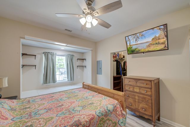 202 W Pine Street, Summerville, SC 29485