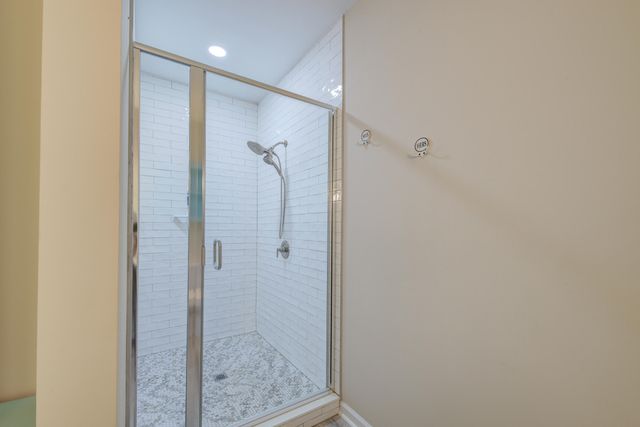 202 W Pine Street, Summerville, SC 29485