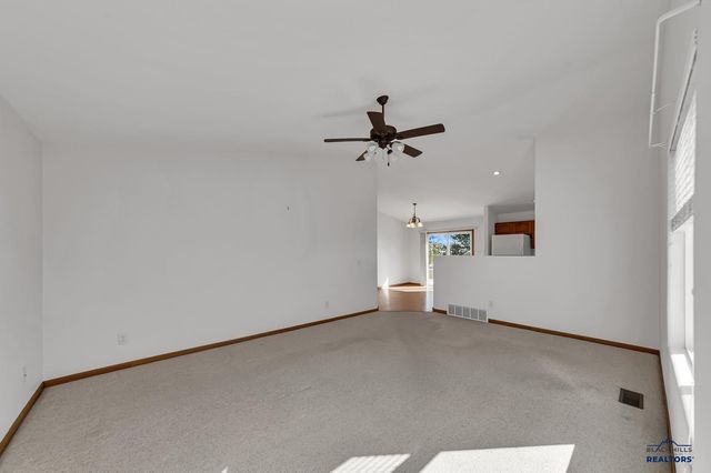 2546 SMITH AVE, Rapid City, SD 57701