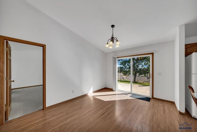 2546 SMITH AVE, Rapid City, SD 57701