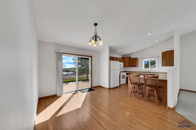 2546 SMITH AVE, Rapid City, SD 57701