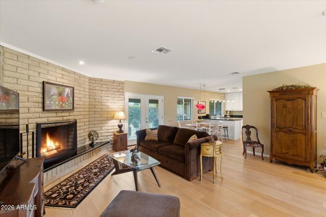 221 W BUTLER Drive, Phoenix, AZ 85021