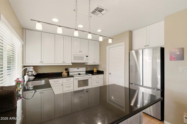 221 W BUTLER Drive, Phoenix, AZ 85021