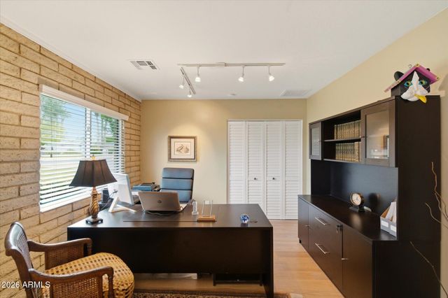 221 W BUTLER Drive, Phoenix, AZ 85021