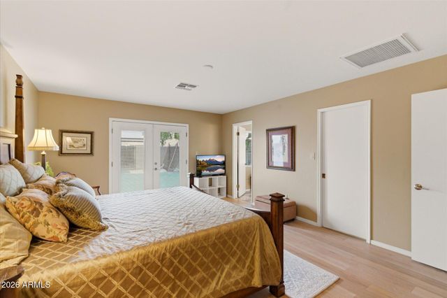 221 W BUTLER Drive, Phoenix, AZ 85021