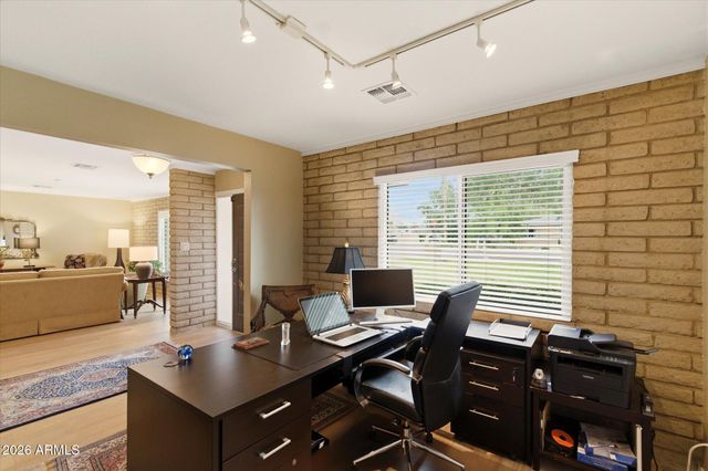 221 W BUTLER Drive, Phoenix, AZ 85021