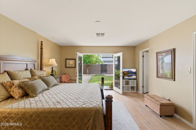 221 W BUTLER Drive, Phoenix, AZ 85021