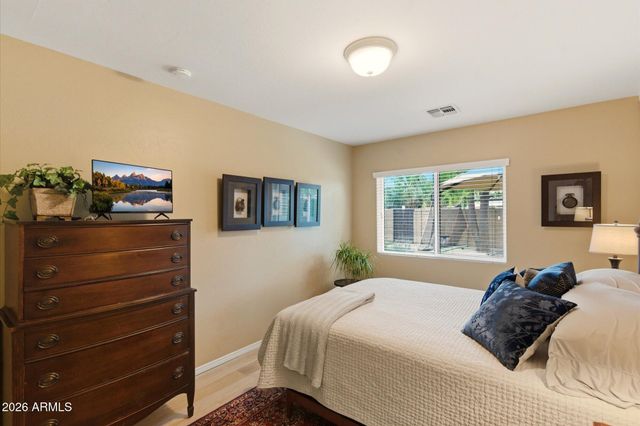 221 W BUTLER Drive, Phoenix, AZ 85021