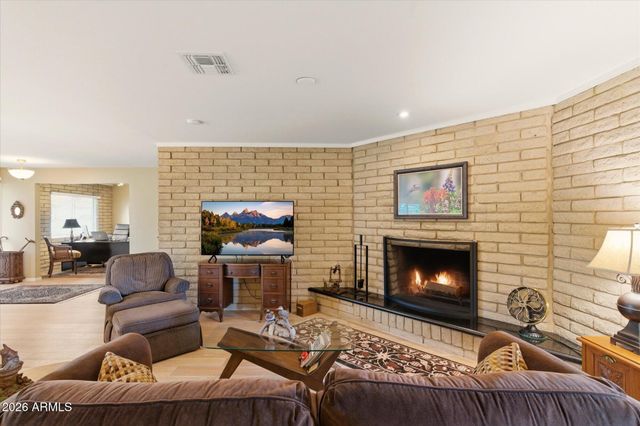 221 W BUTLER Drive, Phoenix, AZ 85021