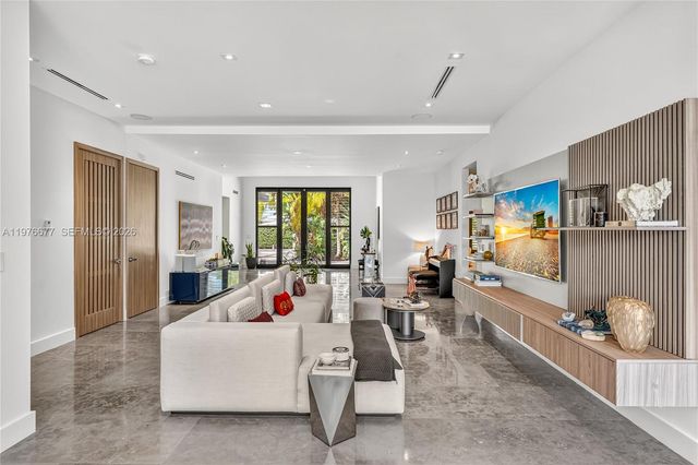 1540 Cleveland Road, Miami Beach, FL 33141