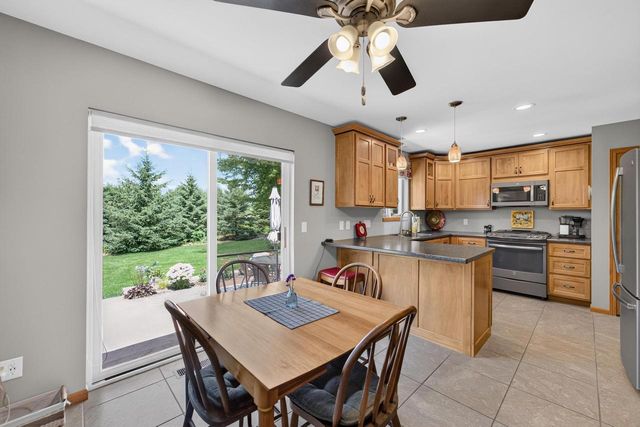 837 Vista Ridge Drive, Mount Horeb, WI 53572